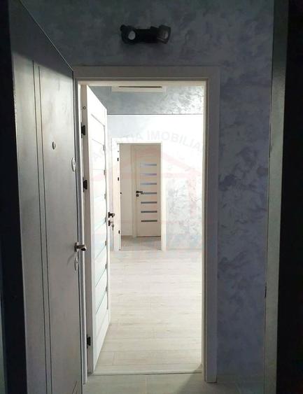 Apartament cu 2 camere semidecomandat în Micro 21