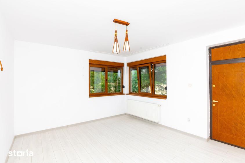 Casă cu 5 camere cu Teren 1029 Mp în Bezdead