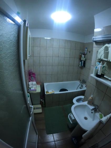 Casă individuală cu 6 camere cu Canalizare în Semicentral