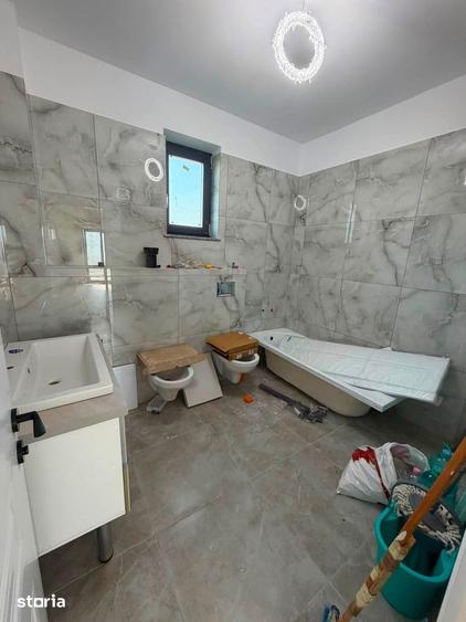 Casă cu 3 camere cu Teren 400 Mp în Mărgineni