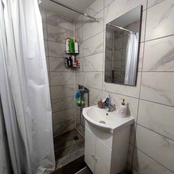 Casă individuală cu 3 camere cu Canalizare în Piața Centrală