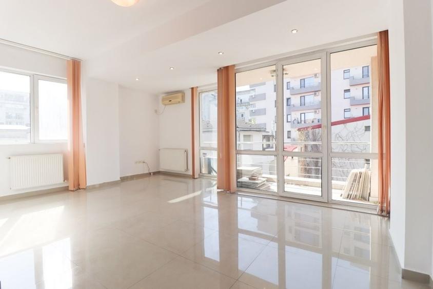 Apartament cu 3 camere decomandat în Unirii