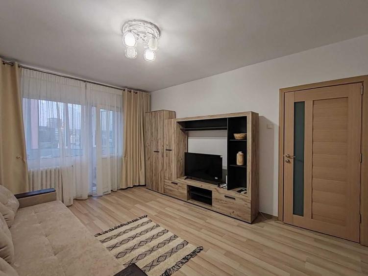 Apartament cu 2 camere decomandat în Podu Roș