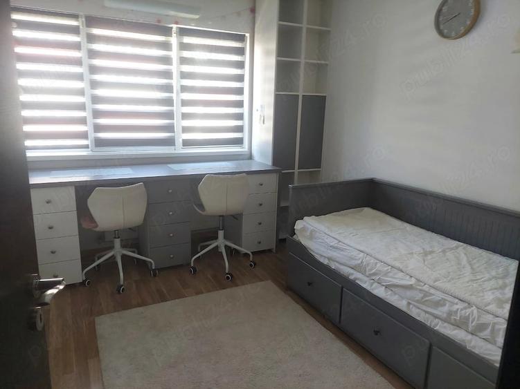 Apartament cu 3 camere semidecomandat în Tineretului