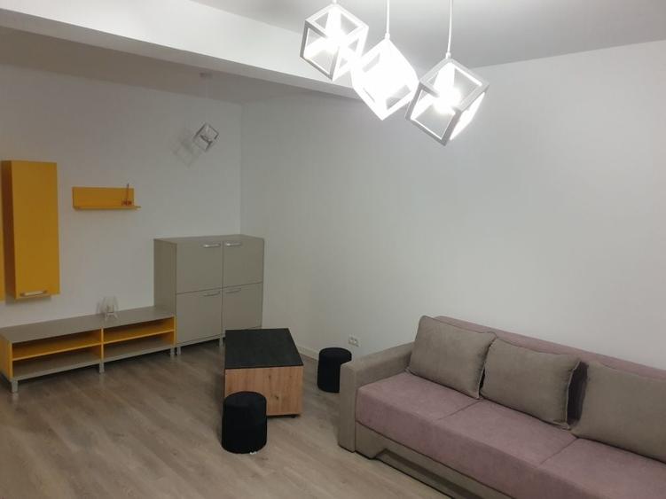 Apartament cu 2 camere semidecomandat în Giroc