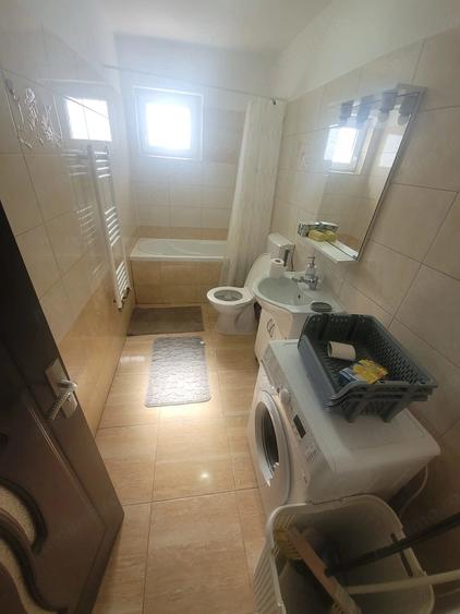 Apartament cu 2 camere semidecomandat în Dâmbovița