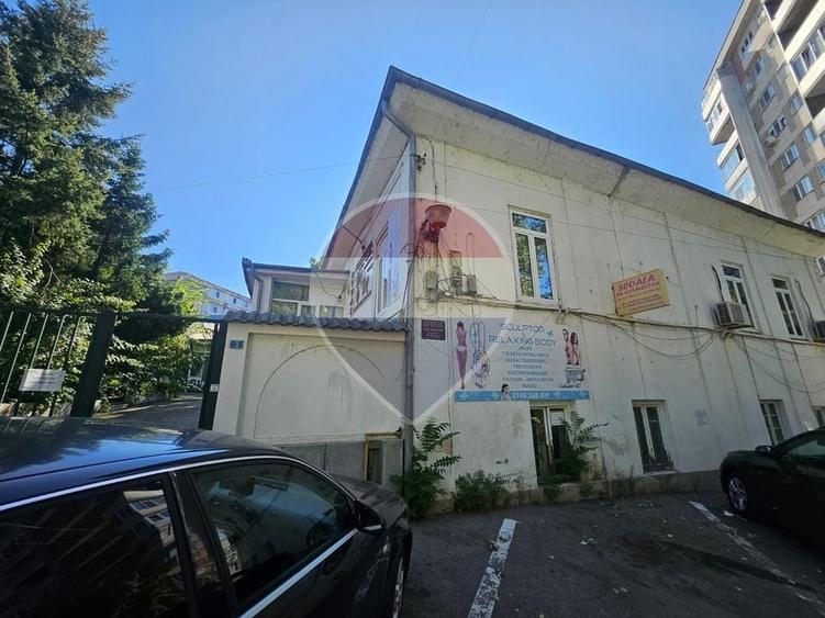 Casă individuală cu 4 camere cu Teren 1302 Mp în Ultracentral