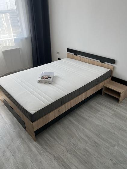 Garsonieră decomandată în Roșu