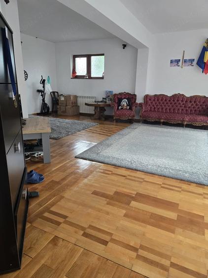Casă cu Teren 300 Mp în Central