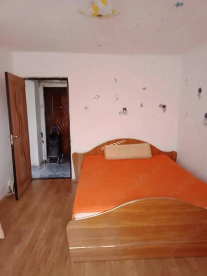 Apartament cu 3 camere decomandat în Micro 9