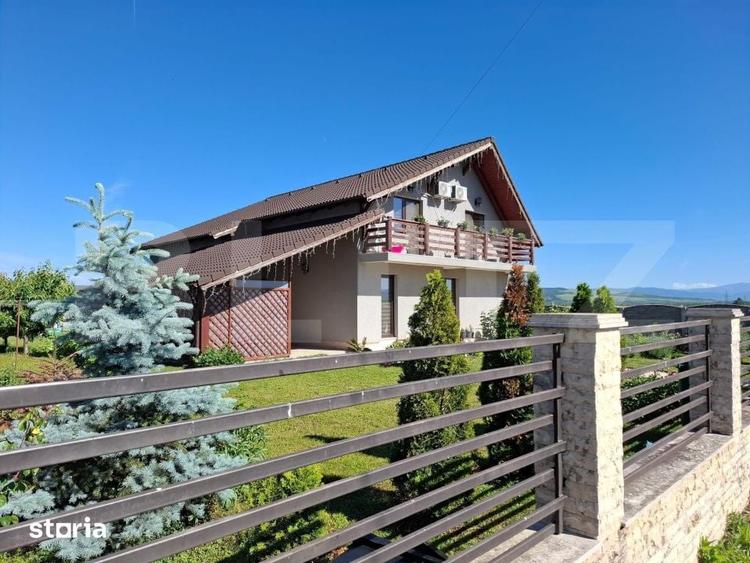 Casă cu 4 camere cu Teren 1000 Mp în Central