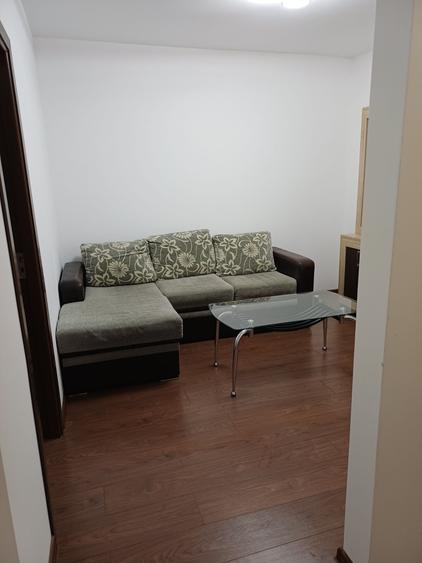 Apartament cu 2 camere semidecomandat în Florești