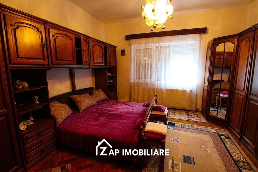 Casă individuală cu 4 camere cu Canalizare în Central