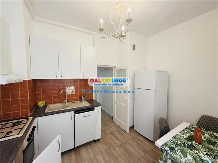 Apartament cu 3 camere semidecomandat, mobilat în Sud