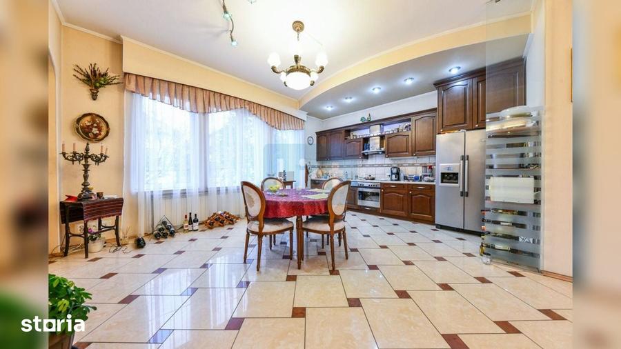 Casă cu 6 camere cu Teren 400 Mp în Gheorgheni