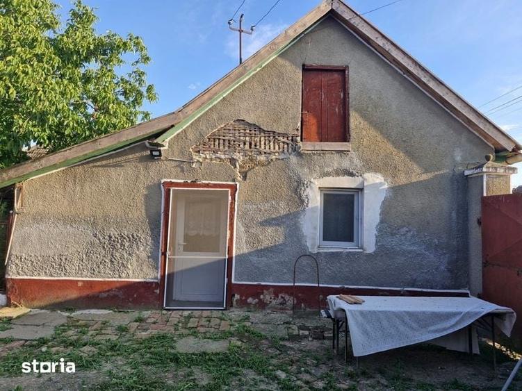 Casă cu 4 camere cu Teren 2258 Mp în Pilu