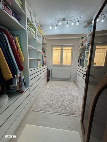 Apartament cu 3 camere decomandat în Delfinariu