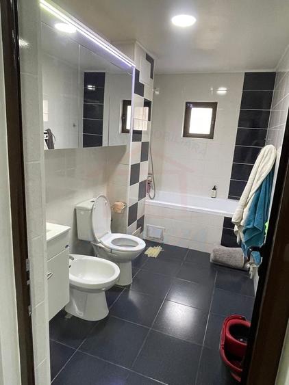Apartament cu 3 camere decomandat, mobilat în Siderurgiștilor