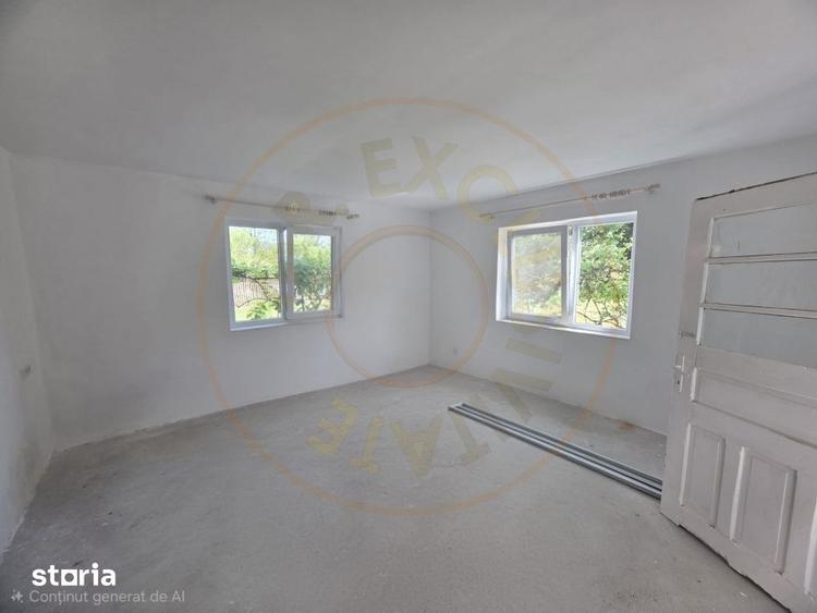 Casă cu 2 camere cu Teren 7350 Mp în Valea Vinului