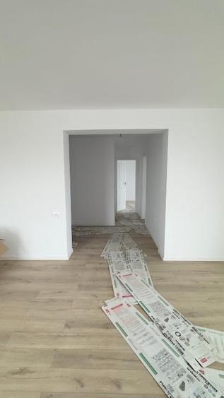 Apartament cu 3 camere decomandat în 2 Moldoveni
