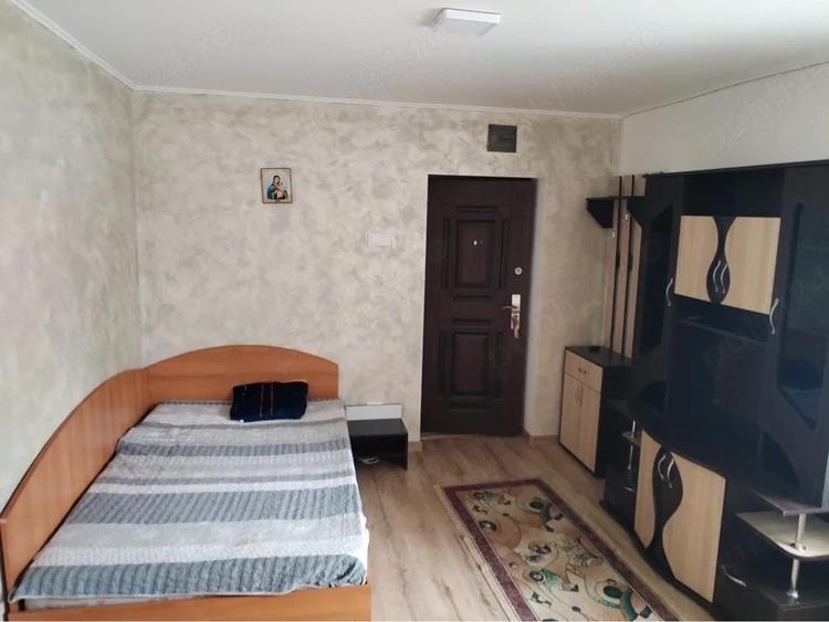 Garsonieră decomandată în Central