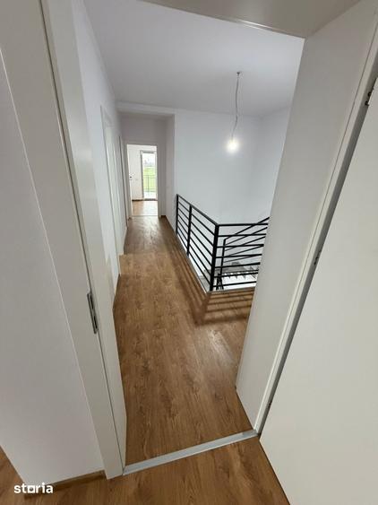 Casă cu 4 camere cu Teren 350 Mp în Săcălaz
