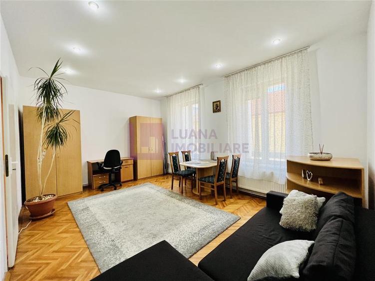 Apartament cu 2 camere decomandat, mobilat în Aeroport