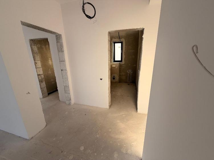 Casă individuală cu 4 camere cu Garaj în Berceni