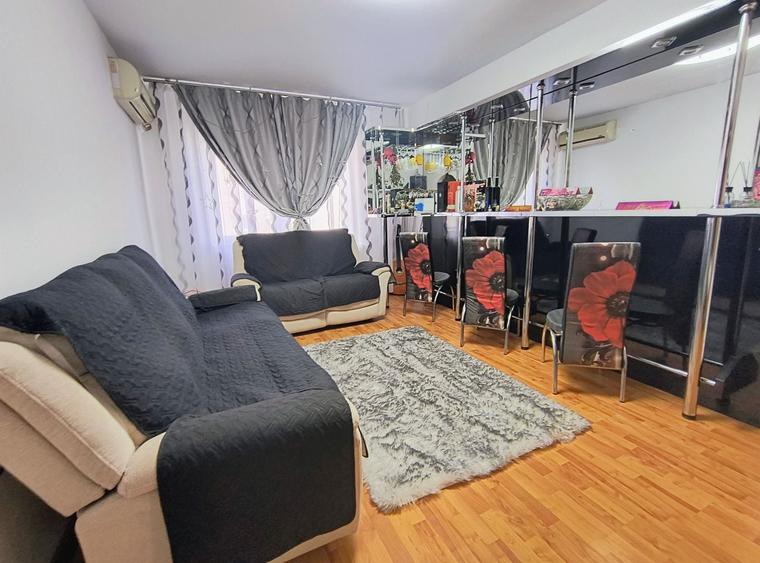 Apartament cu 4 camere semidecomandat, mobilat în Fizicienilor