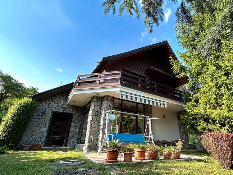 Casă cu 4 camere în Breaza de Sus