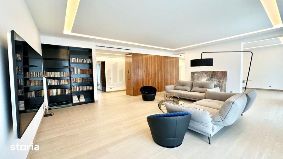 Apartament cu 5 camere în Aviatorilor