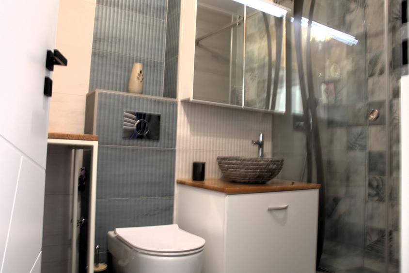 Apartament cu 3 camere decomandat în Lenin