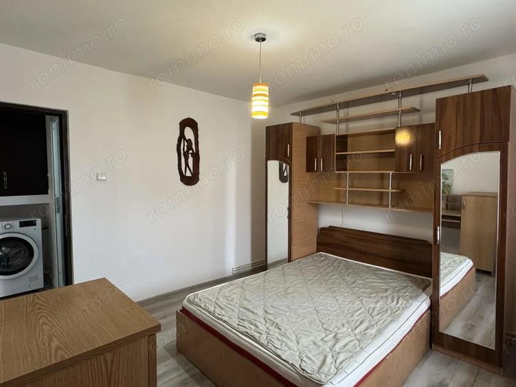 Apartament cu 3 camere decomandat, mobilat în Steaua