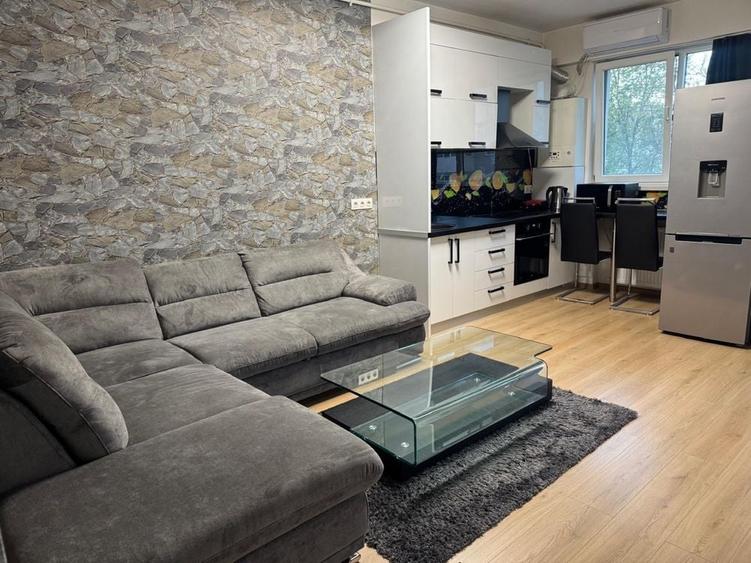 Apartament cu 2 camere decomandat în 9 Mai