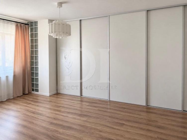 Apartament cu 2 camere decomandat, mobilat în Florești
