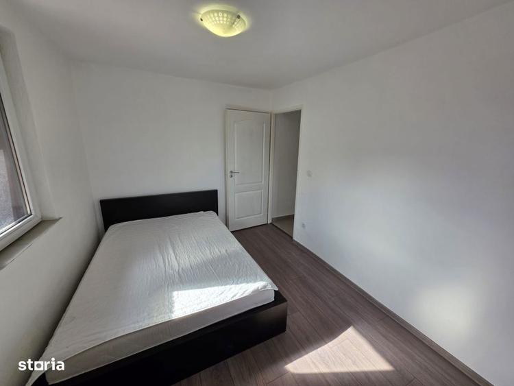 Apartament cu 3 camere semidecomandat în Independenței