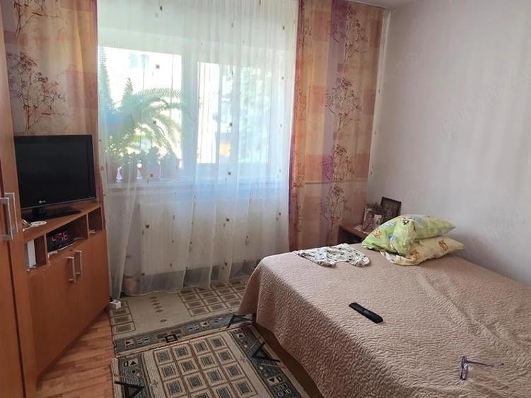 Apartament cu 2 camere decomandat, mobilat în Craiovița Nouă