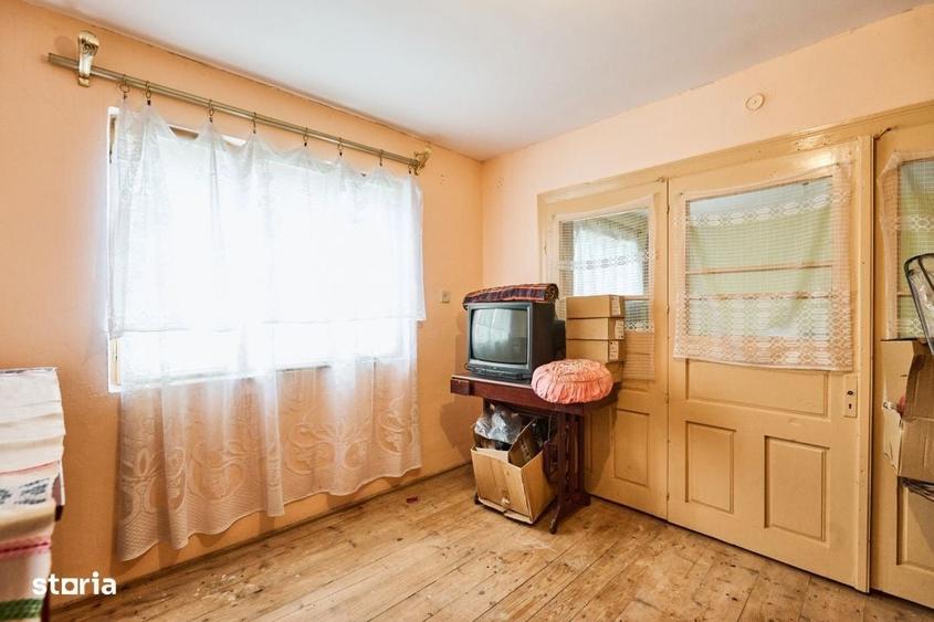 Casă cu 4 camere în Slatina