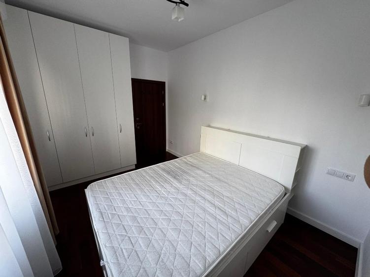 Apartament cu 3 camere decomandat în Moșilor
