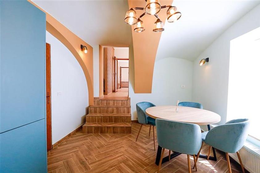 Apartament cu 3 camere nedecomandat, mobilat în Centrul Istoric