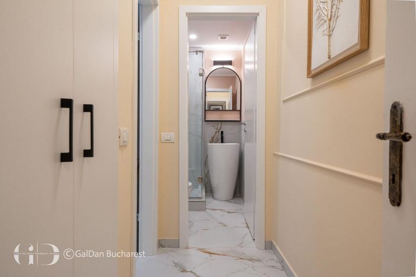 Apartament cu 4 camere, mobilat în Calea Victoriei