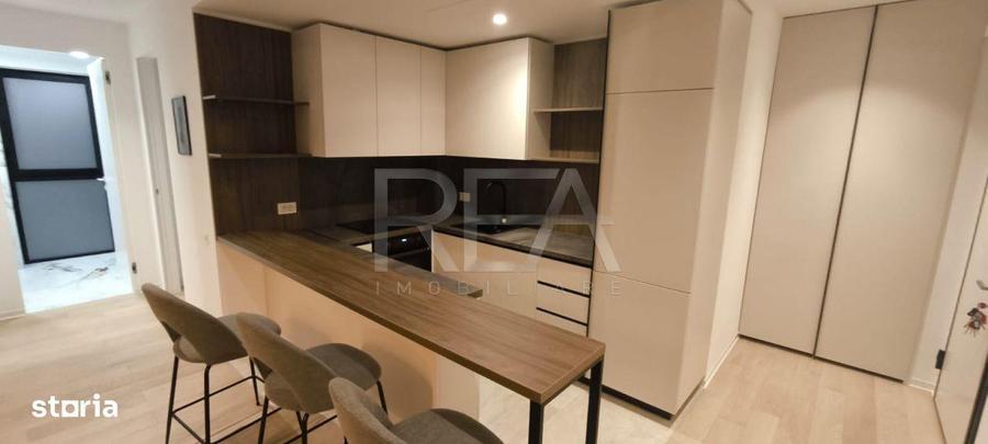Apartament cu 3 camere semidecomandat, mobilat în Tei