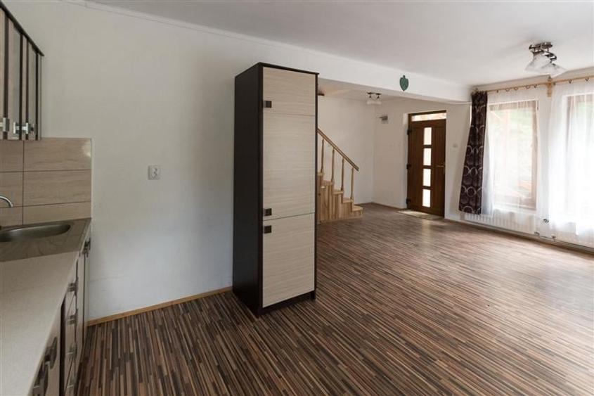 Duplex cu 3 camere cu Canalizare în Nord-Est