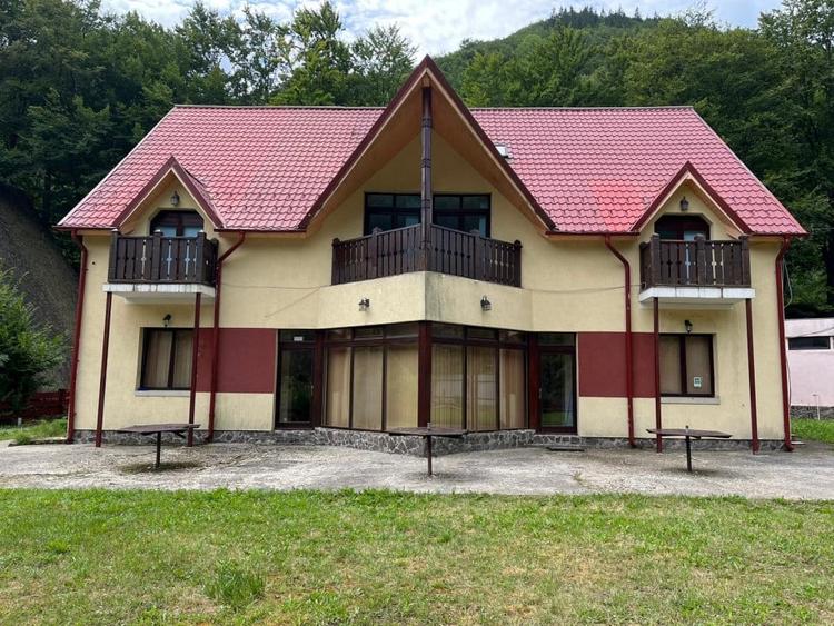 Hotel/Pensiune, de 400 mp, în Lepșa
