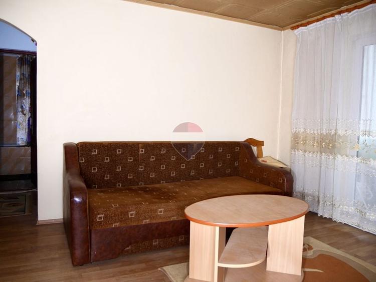 Apartament cu 2 camere semidecomandat, mobilat în Kogălniceanu