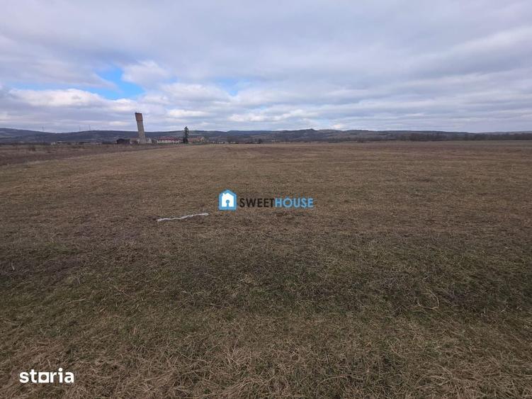 Teren de 20200 mp, în Central
