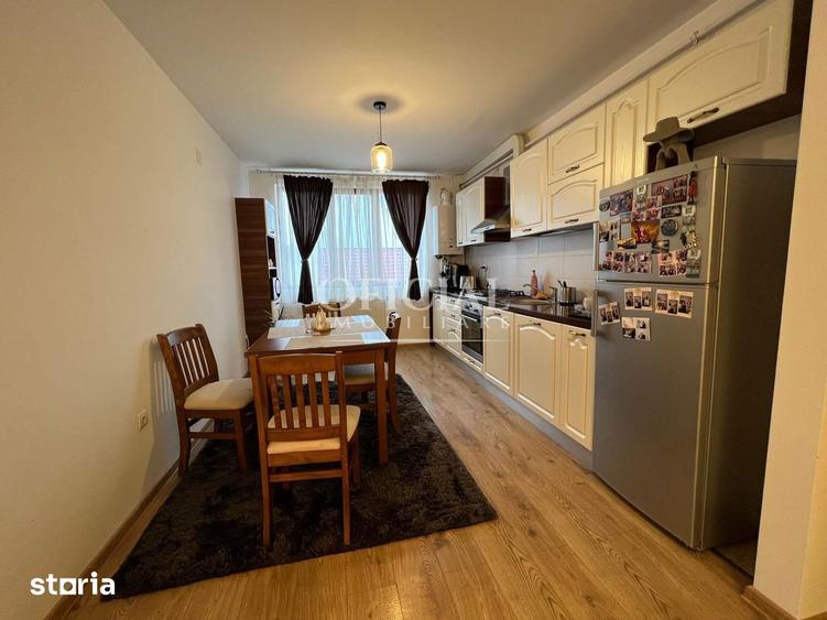 Apartament cu 3 camere semidecomandat, mobilat în Florești