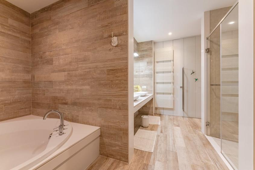 Apartament cu 3 camere decomandat, mobilat în Ultracentral
