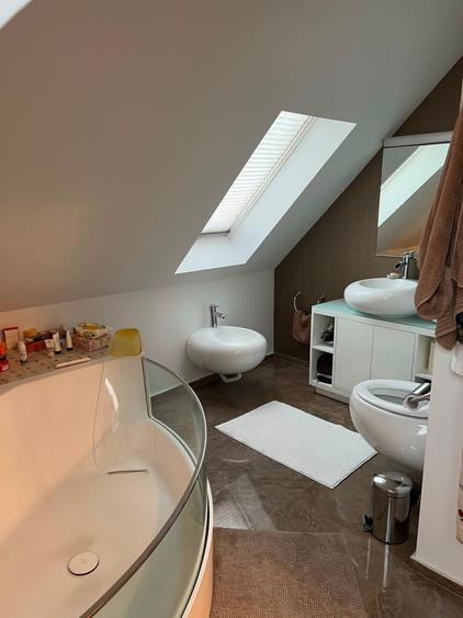 Apartament cu 5 camere decomandat în Kiseleff
