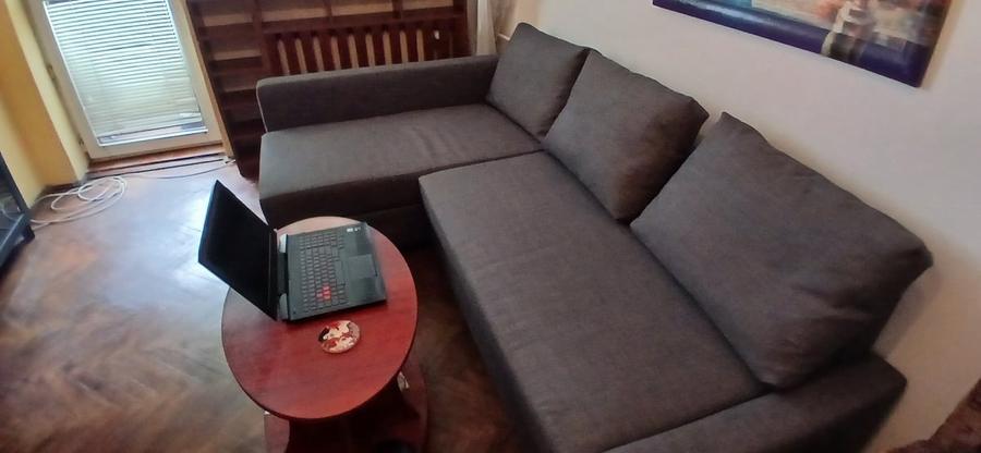 Apartament cu 3 camere semidecomandat, mobilat în Victoriei